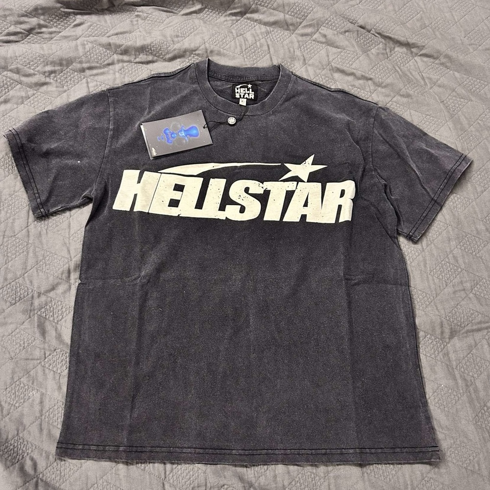Hellstar T size medium white logo
